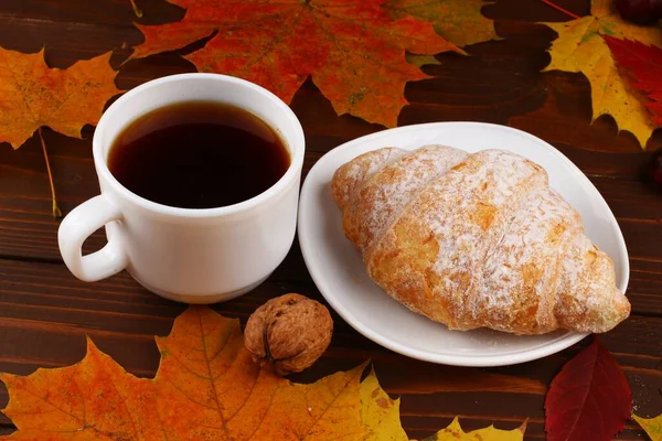 Xícara Café Croissant Outono Ainda Vida — Fotografia de Stock