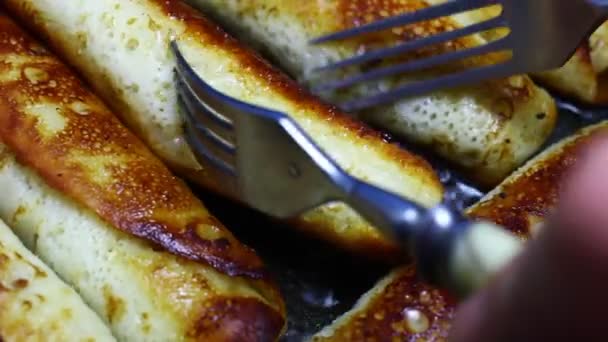 Panqueques Rellenos Con Freír Una Sartén — Vídeos de Stock