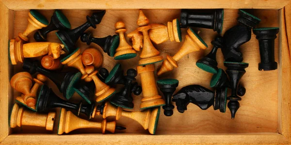 Många Schackpjäser Låda — Stockfoto