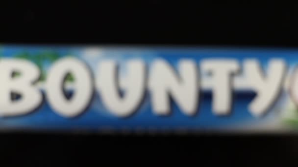 Lviv Ukraine April 2021 Bounty Chocolate Bar Black Background — 图库视频影像