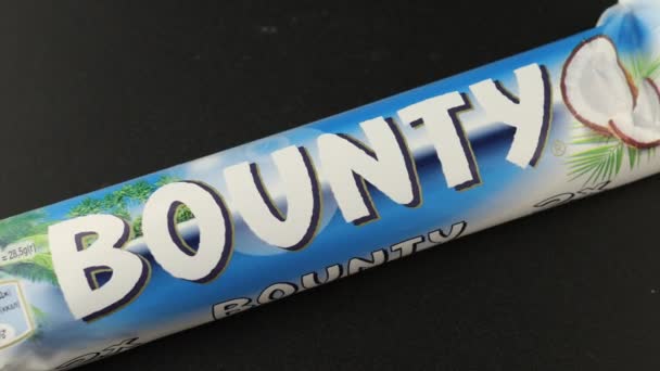 Lviv Ukraine April 2021 Bounty Chocolate Bar Rotates — 图库视频影像