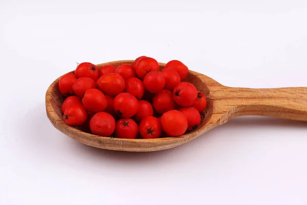 Mucchio Sorbo Rosso Cucchiaio Legno Isolato — Foto Stock