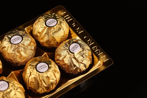 Lviv Ukraine Mei 2021 Ferrero Rocher Cokelat Dan Permen — Stok Foto