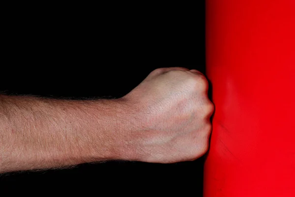 Faustschlag Gegen Einen Boxsack Symbol Für Aggression Und Stärke — Stockfoto