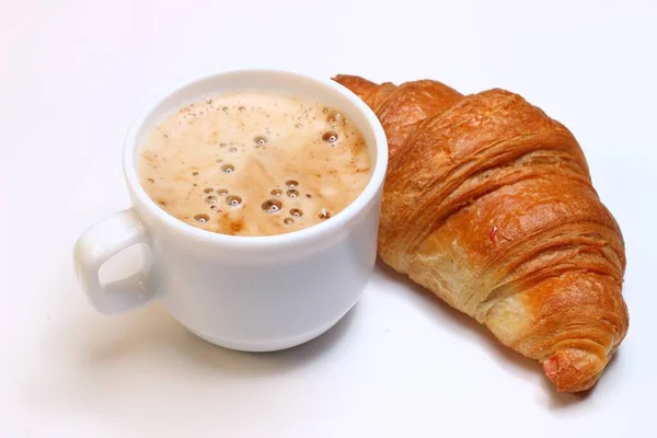 Cappuccino Einer Tasse Und Croissant Beliebtes Frühstück — Stockfoto