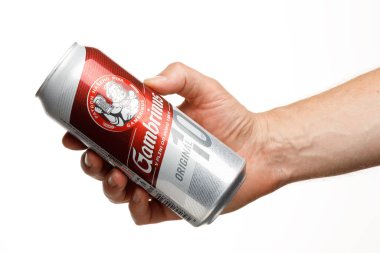 LVIV, UKRAINE - 11 Haziran 2021: Gambrinus orijinal 10 bira