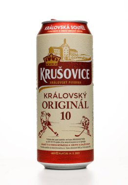 LVIV, UKRAINE - 11 Haziran 2021: Krusovice kralovska 10 Çek birası