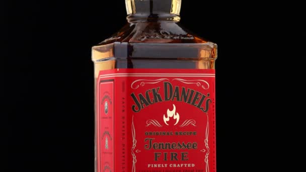 Lviv Ukraine 2021年6月11日 Jack Daniels Tennessee Fire Whiskey — 图库视频影像