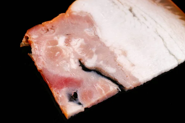 Jambon Tranché Sur Fond Noir — Photo