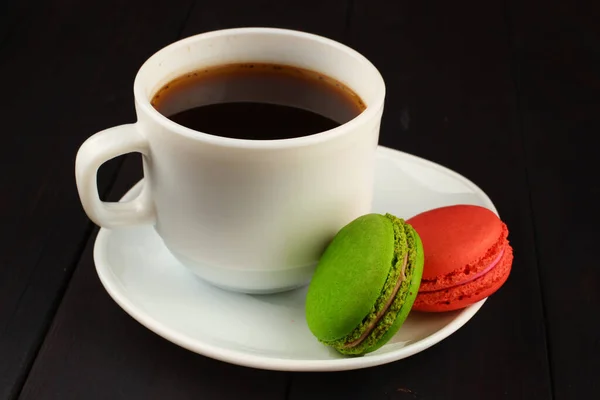 Xícara Café Biscoitos Coloridos Macaron Placa — Fotografia de Stock