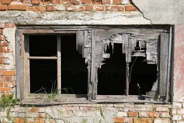 Parede Velha Com Janelas Quarto Abandonado — Fotografia de Stock