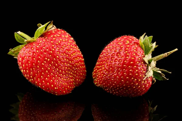 Plusieurs Fraises Sur Fond Noir Gros Plan — Photo