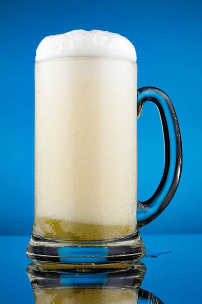 Copo Vidro Para Cerveja Muita Espuma — Fotografia de Stock