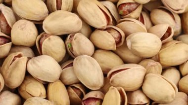 Fıstıklar lezzetli fındıklardır. Bir sürü sağlıklı fındık