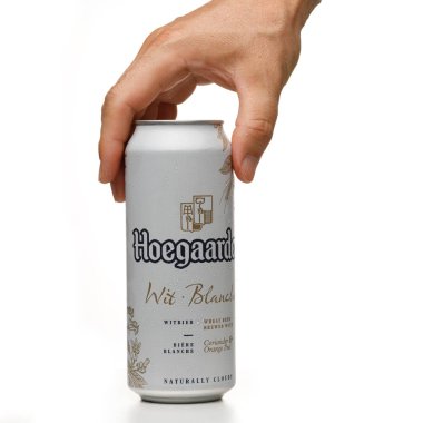 LVIV, UKRAINE - 13 Temmuz 2021: Kutuda Belçika birası