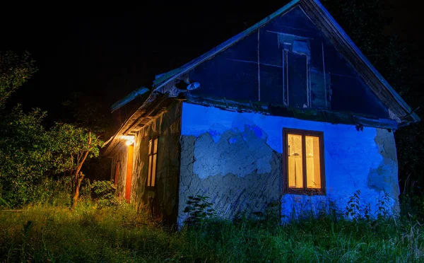 Uma Velha Aldeia Casa Barro Noite — Fotografia de Stock