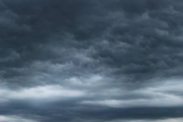 Korkunç Gri Fırtına Bulutları Yağmur Fırtına Zamanındaki Gibi — Stok fotoğraf