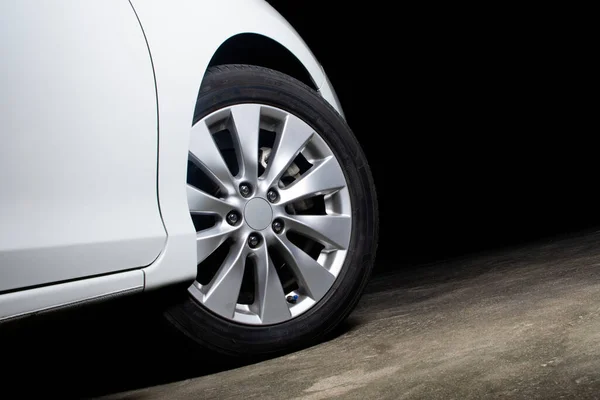 Alloy Wheels White Car Turning Cement Road Parking Lot Copy — Stock Photo, Image