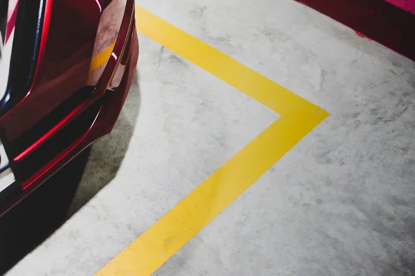 Yellow Border Lines Parking Petrol Service Station Waiting Refuelling — Fotografia de Stock