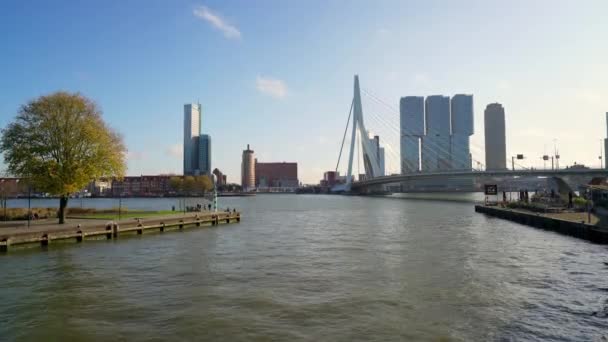 Pohled Soutoku Mostu Erasmug Centrem Rotterdam Nizozemsko Listopadu 2019 — Stock video