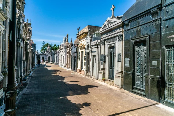 Buenos Aires, Arjantin - 20 Ocak 2019, Evita 'nın gömüldüğü yer olarak bilinen La Recoleta' nın ünlü Cementerio de la Recoleta 'sı