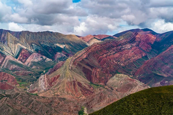 阿根廷萨尔塔Humahuaca附近著名的14种颜色的Mirador Hornocal Aka Moutain — 图库照片