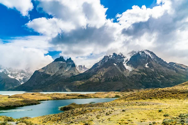 Parco Nazionale Torres Del Paine Cile Con Cime Innevate Cielo — Foto Stock