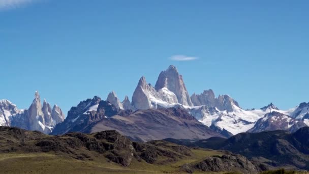 アルゼンチンのエルチャルテン近郊のフィッツ ロイ山脈 — ストック動画