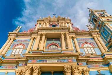 Eski Katolik Kilisesi Iglesa la Vine, Iglesia de la Candelaria Salta, Arjantin 'in merkezinde.