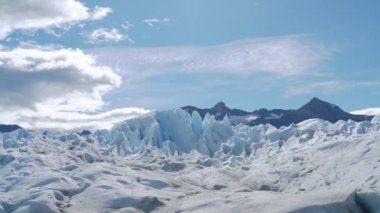 El Calafate, Patagonya yakınlarındaki Perito Moreno buzulunun tepesinde, 6 Mart 2019