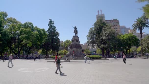 Кордова Аргентина Февраля 2019 Года Туристы Местные Жители Проезжающие Мимо — стоковое видео
