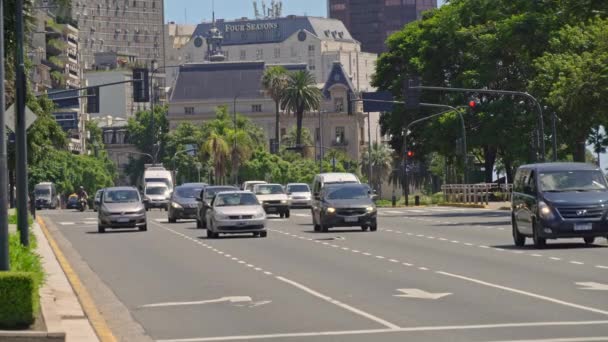 Buenos Aires Argentinien Februar 2019 Vorbeifahrende Autos Auf Der Avenida — Stockvideo