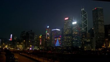 Hong Kong adasının ufuk çizgisi gece görüşü