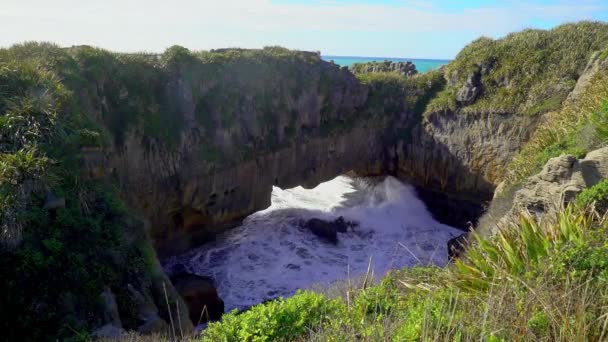 Natural Bridge Pancake Rocks Paparoa South Island New Zealand — Stock Video