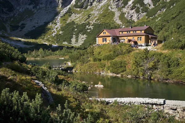 High Tatras, Chata pri Zelenom plese - High Tatras 'ın şaşırtıcı ortamında bulunan ünlü alp kulübesi