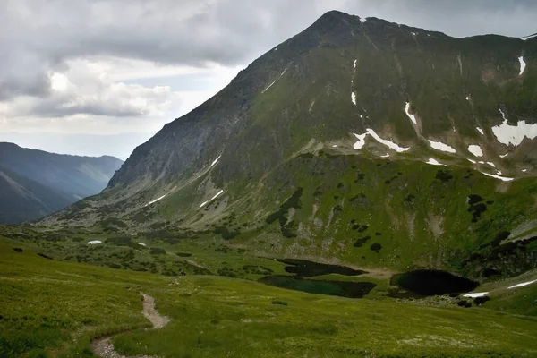Rackova Vadisi High Tatras Slovakya Koncista Tepesine Tırmanan Rackove Göllerinin — Stok fotoğraf