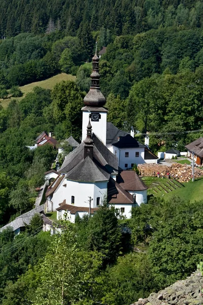 Aldeia Vale Spania Eslováquia Uma Vista Sobre Igreja Transfiguração Aldeia — Fotografia de Stock