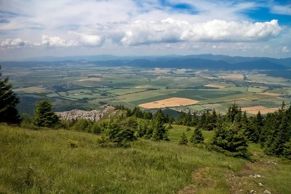 Velka Fatra, Tlsta 1,373 above the sea, Slovakia: valley view — Stock Photo, Image