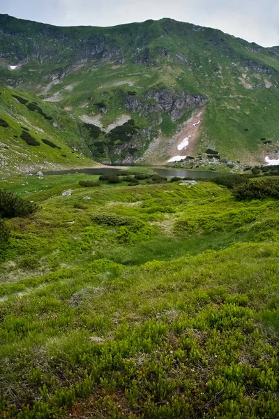 Vallée de Rackova, Hautes Tatras, Slovaquie : vue sur les lacs de Rackove. — Photo