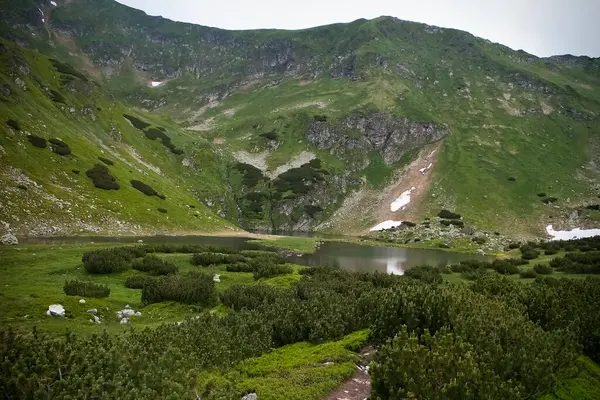 Valea Rackova, Tatra Mare, Slovacia: vedere la lacurile Rackove . — Fotografie, imagine de stoc