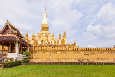  Golden pagoda wat phra o luang Vientiane