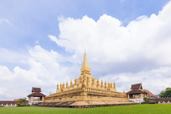 Złota pagoda wat phra że luang w vientiane — Zdjęcie stockowe