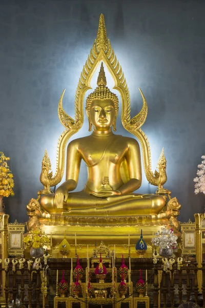 The ancient Buddha in famous temple "Wat Benjamaborphit temple " — Stock Photo, Image