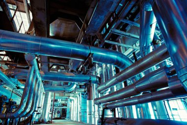 donanımları, kablolar ve borular modern Endüstr içinde bulunan