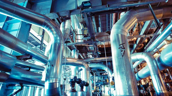 donanımları, kablolar ve borular modern Endüstr içinde bulunan