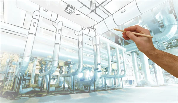 Ręka mężczyzny rysuje projekt fabryki w połączeniu ze zdjęciem trybu — Zdjęcie stockowe