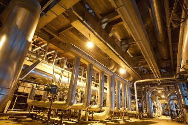 donanımları, kablolar ve borular modern Endüstr içinde bulunan