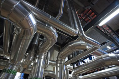 donanımları, kablolar ve borular modern Endüstr içinde bulunan