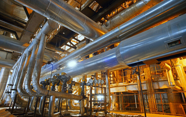 Оборудование, кабели и трубопроводы, найденные внутри современной промышленности
