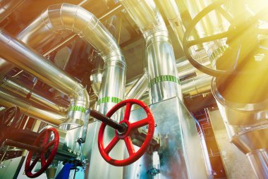 donanımları, kablolar ve borular modern Endüstr içinde bulunan